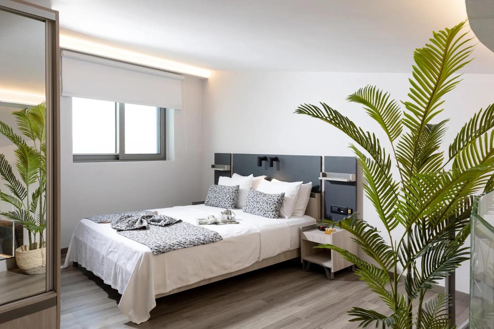 Pearl Seabreeze Suites Rethymno  Exterior photo